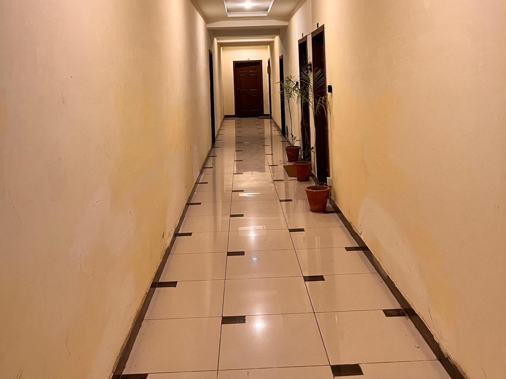 Comfortable Rental Apartments In Bahria Town Равалпинди Стая снимка