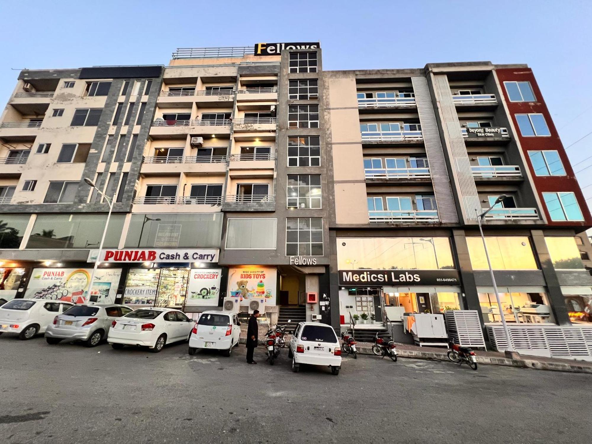 Comfortable Rental Apartments In Bahria Town Равалпинди Екстериор снимка