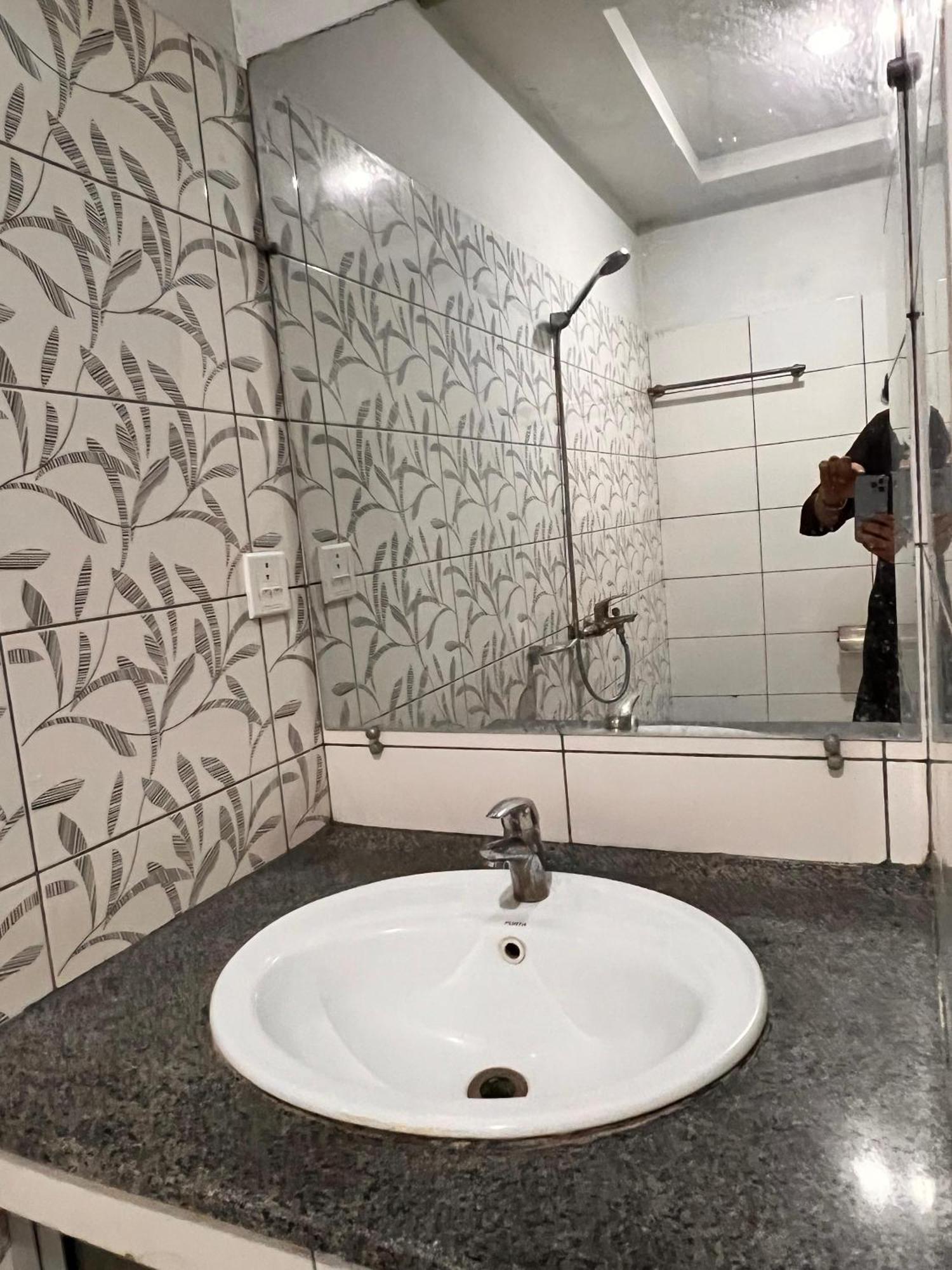 Comfortable Rental Apartments In Bahria Town Равалпинди Екстериор снимка
